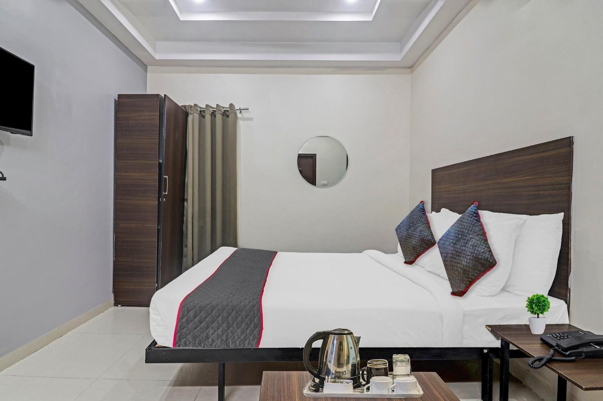Collection O White House Near Kims Kondapur Hotel Kondapur  Exterior photo